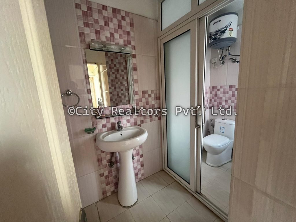 5 BHK Apartment For Rent In Cityview Apartment , Bakhundole