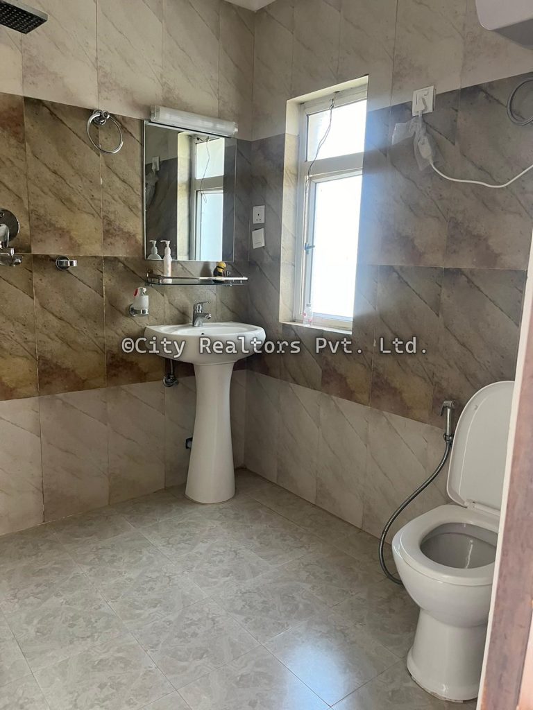 5 BHK Apartment For Rent In Cityview Apartment , Bakhundole